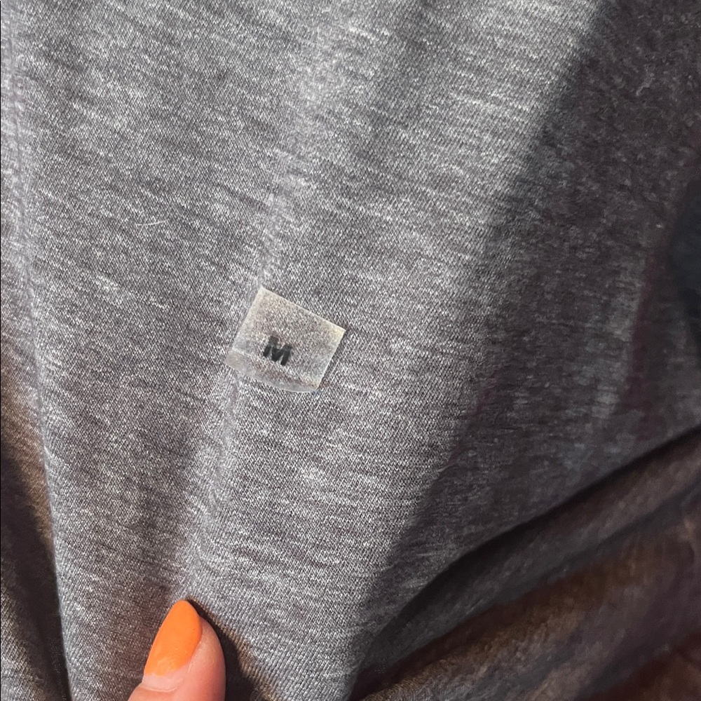 New Gray V-Neck cold shoulder express Women's Top - Picture 6 of 13